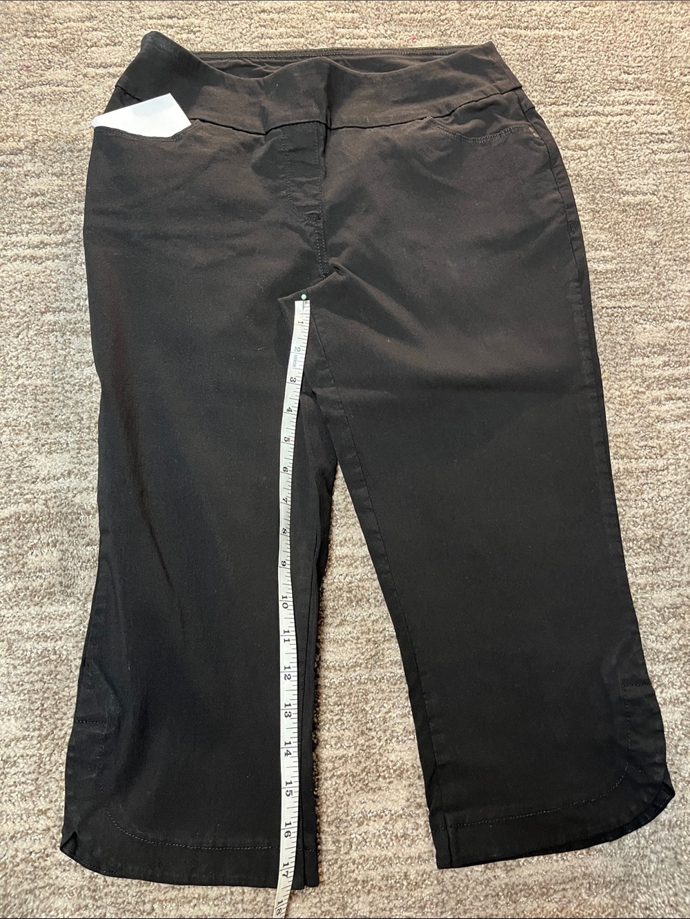 Black Pull-On Capri Pants (stretch)